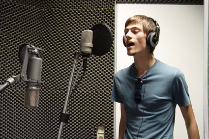 Vianney singing in Bottrop studio